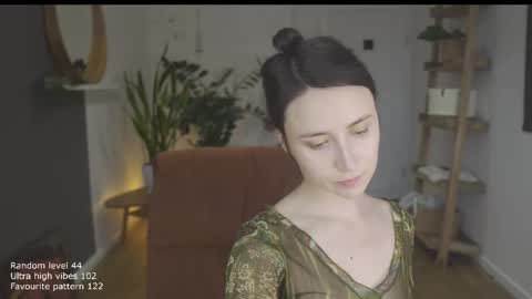 Snapshot of ifyouleave chatting on 10.27.25 Belle online show from 10.27.25