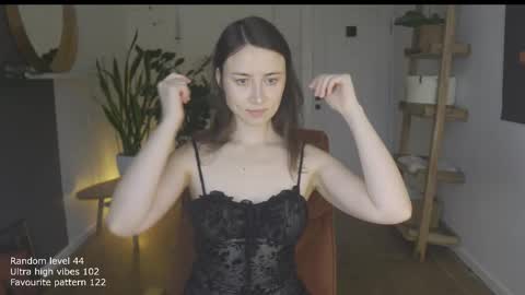 Snapshot of ifyouleave chatting on 10.29.25 Belle online show from 10.29.25