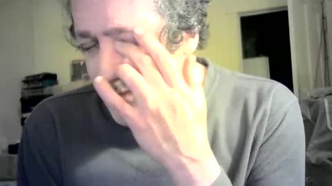 Snapshot of ignoredlittlestloser chatting on 02.15.25 ignoredlittlestloser online show from 02.15.25