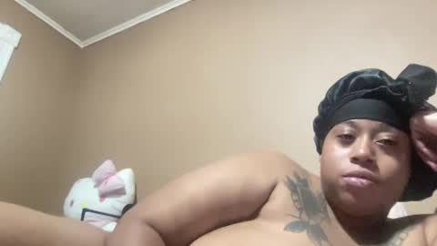 Snapshot of ih8vyx chatting on 10.22.25 ih8vyx online show from 10.22.25