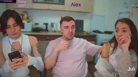 Julia and Mira online show from 12.05.24