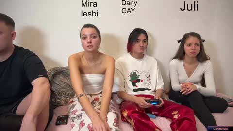 Julia and Mira online show from 01.09.25