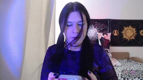 Snapshot of iintimate_flesh chatting on 05.13.26 Vella online show from 05.13.26