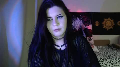 Snapshot of iintimate_flesh chatting on 05.29.26 Vella online show from 05.29.26