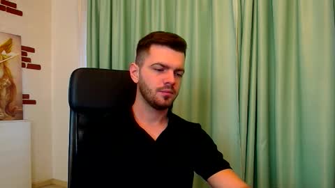 IkerGale online show from 10.13.25