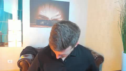 IkerGale online show from 10.20.25