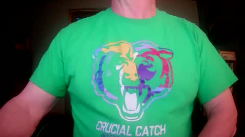 Snapshot of il_undercover chatting on 02.15.26 il_undercover online show from 02.15.26