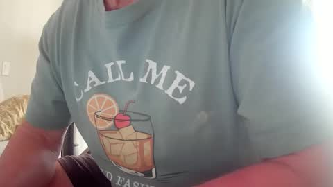 Snapshot of il_undercover chatting on 02.22.26 il_undercover online show from 02.22.26