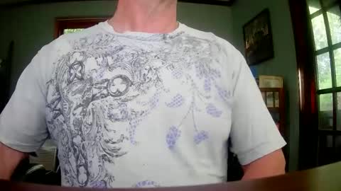 Snapshot of il_undercover chatting on 05.23.26 il_undercover online show from 05.23.26