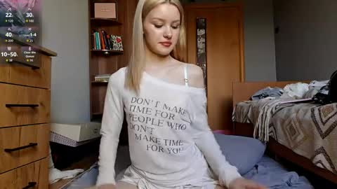 Snapshot of ilianamessersmith chatting on 05.19.26 ShyLuna online show from 05.19.26
