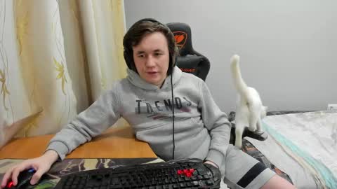 Snapshot of iliaskrislove chatting on 04.19.26 iliaskris online show from 04.19.26