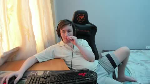 Snapshot of iliaskrislove chatting on 04.20.26 iliaskris online show from 04.20.26
