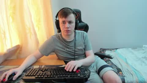 Snapshot of iliaskrislove chatting on 04.25.26 iliaskris online show from 04.25.26