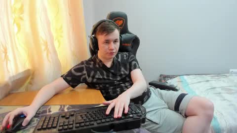 Snapshot of iliaskrislove chatting on 04.28.26 iliaskris online show from 04.28.26
