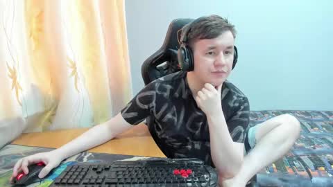 Snapshot of iliaskrislove chatting on 05.18.26 iliaskris online show from 05.18.26