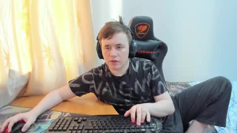 Snapshot of iliaskrislove chatting on 05.25.26 iliaskris online show from 05.25.26