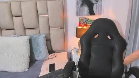 ILY   online show from 12.30.24