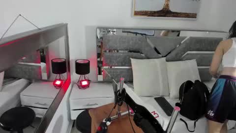 ILY   online show from 11.01.25