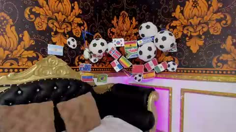 Snapshot of iliy_pervertedx chatting on 07.15.26 LILY online show from 07.15.26