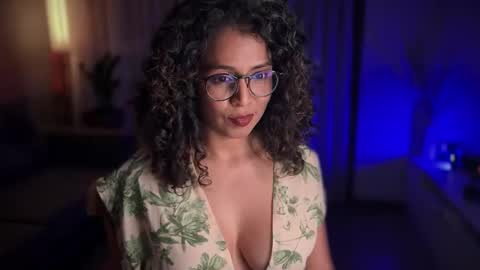 Snapshot of illaroom chatting on 02.08.25 Kloe online show from 02.08.25