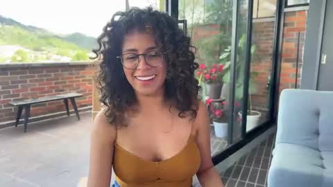 Snapshot of illaroom chatting on 02.26.25 Kloe online show from 02.26.25