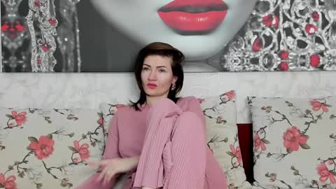 Snapshot of illegalbeauty87 chatting on 01.21.25 Ingrid or more easier...Miss  GoDDess Mistress online show from 01.21.25