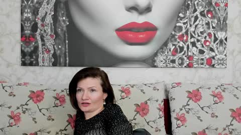 Snapshot of illegalbeauty87 chatting on 01.23.25 Ingrid or more easier...Miss  GoDDess Mistress online show from 01.23.25