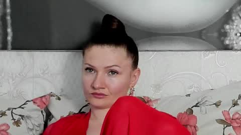 Snapshot of illegalbeauty87 chatting on 01.27.25 Ingrid or more easier...Miss  GoDDess Mistress online show from 01.27.25