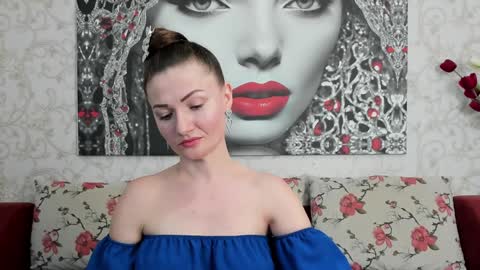Snapshot of illegalbeauty87 chatting on 02.01.25 Ingrid or more easier...Miss  GoDDess Mistress online show from 02.01.25
