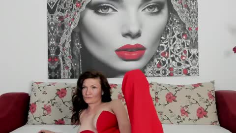 Snapshot of illegalbeauty87 chatting on 04.19.26 Ingrid or more easier...Miss GoDDess Mistress online show from 04.19.26