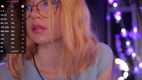 Snapshot of illegaldream chatting on 12.21.25 Lindsey and Candice online show from 12.21.25