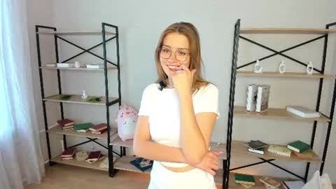 Snapshot of ilonamoorman chatting on 07.03.26 Ilona online show from 07.03.26