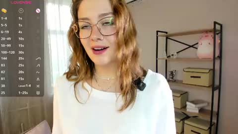 Snapshot of ilonamoorman chatting on 07.12.26 Ilona online show from 07.12.26