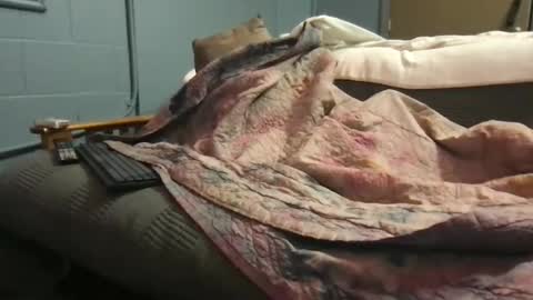 Snapshot of ilove2bnaked4u chatting on 10.10.25 Ryan online show from 10.10.25