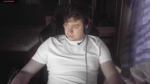 iloveyoutoo2000 online show from 01.01.25