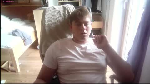 iloveyoutoo2000 online show from 10.22.25