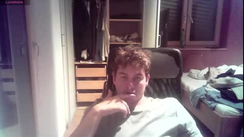 iloveyoutoo2000 online show from 11.26.25