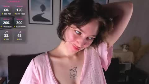Snapshot of iluminadangoun chatting on 06.08.26 Hello everyone Im Lily online show from 06.08.26