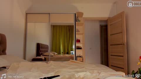 Snapshot of ilxil chatting on 12.17.25 Li online show from 12.17.25