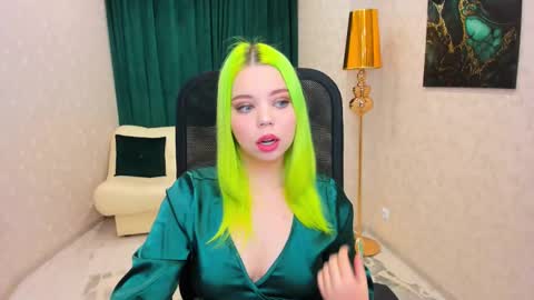 Roxy online show from 02.14.25