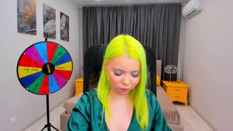 Roxy online show from 03.04.25