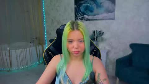 Roxy online show from 10.05.25