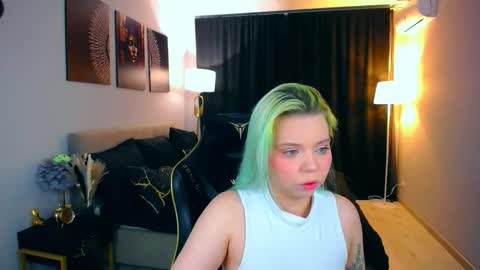 Roxy online show from 10.06.25