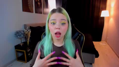 Roxy online show from 11.14.25