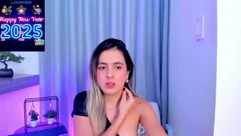 Snapshot of im_antonia chatting on 01.12.25  LUCY online show from 01.12.25