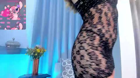 Snapshot of im_antonia chatting on 02.10.25  LUCY online show from 02.10.25