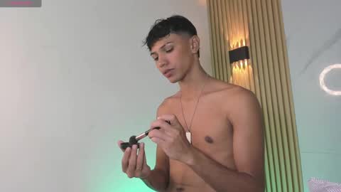 Snapshot of im_sebaslopez chatting on 01.13.25 im_sebaslopez online show from 01.13.25
