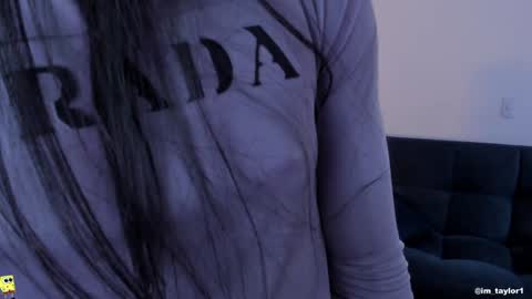 Snapshot of im_taylor chatting on 12.17.24 TAYLOR online show from 12.17.24