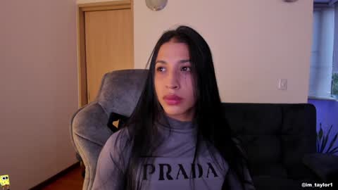 Snapshot of im_taylor chatting on 01.09.25 TAYLOR online show from 01.09.25