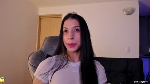 Snapshot of im_taylor chatting on 01.16.25 TAYLOR online show from 01.16.25